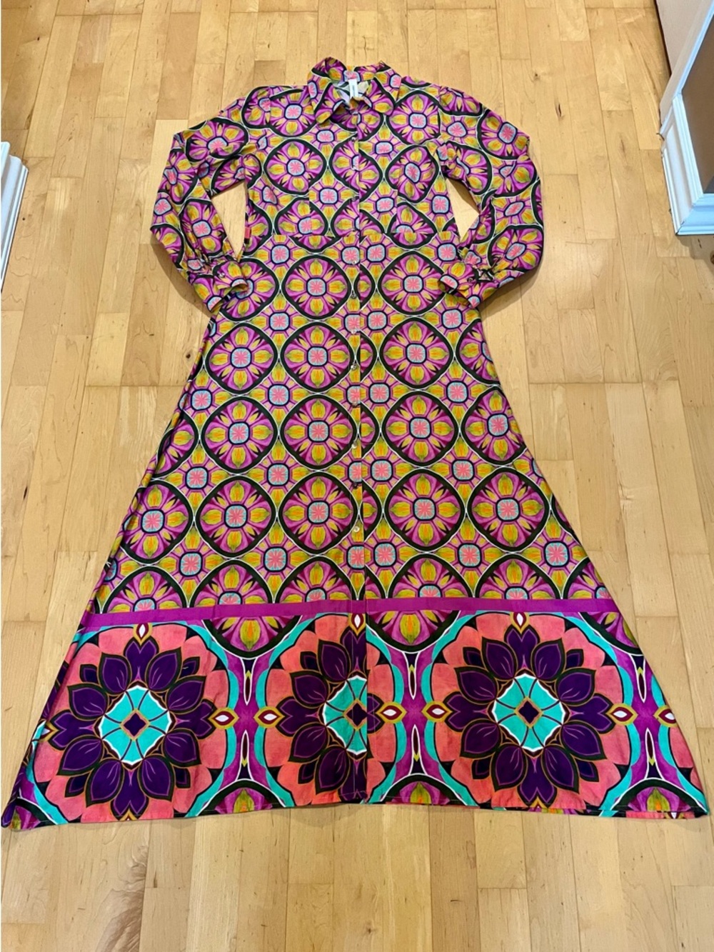 Tensione In Long-Sleeve A-Line Maxi Dress in Vibrant, Psychedelic Floral Print